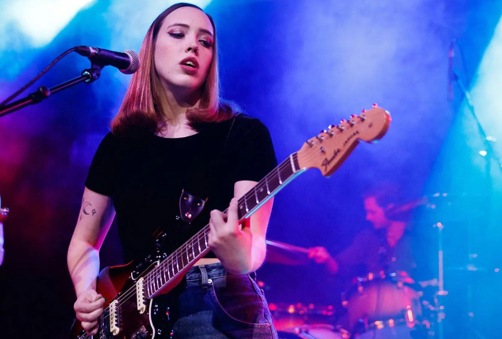 Soccer Mommy Announces New EP "Karaoke Night" and Shares Taylor Swift Cover