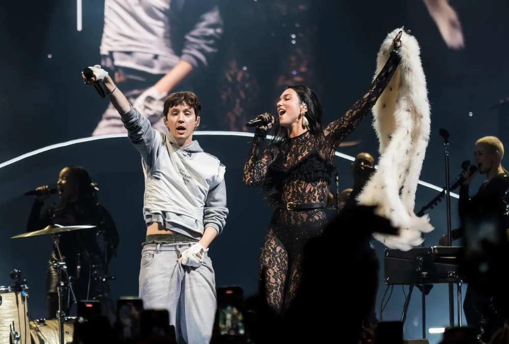 Dua Lipa and Troye Sivan Deliver Unforgettable Surprise Performance in Melbourne