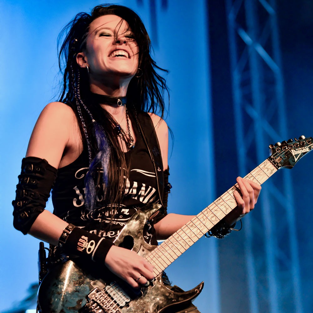 Jen Majura Announces That She Is Leaving The Music Industry