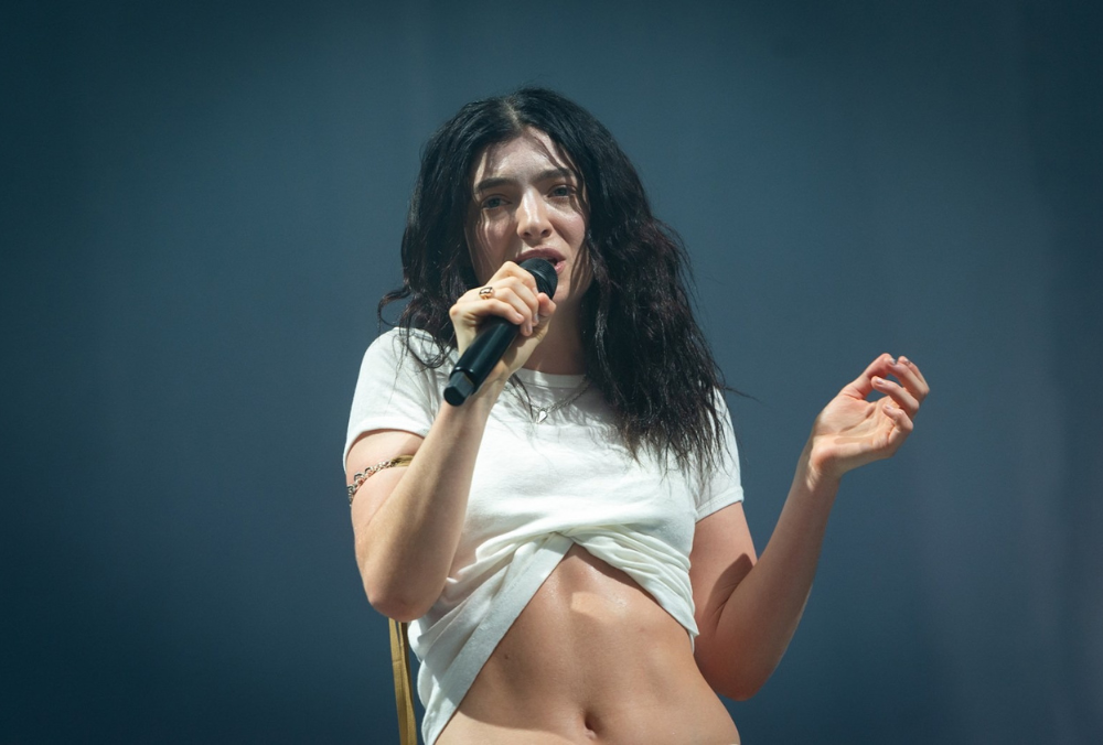 Lorde Is Going on a New Tour and Going Back Home