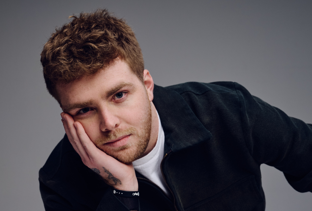 Alex Warren Stays on Top of Charts With His "Ordinary"